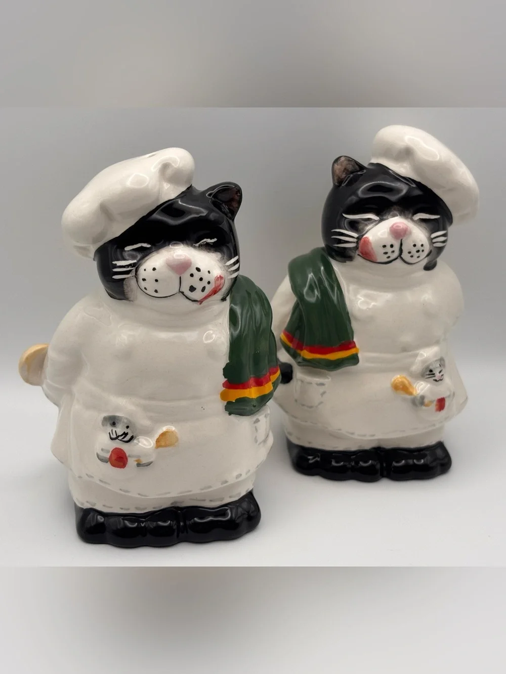 Vintage Black and White Cats Chef Ceramic Set of Salt and Pepper Shakers